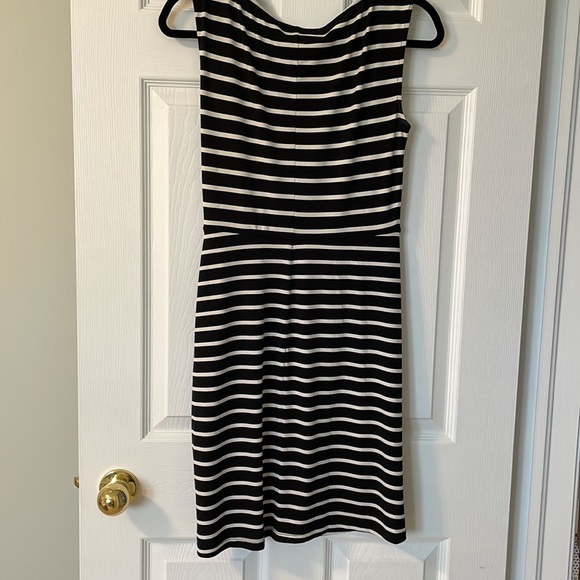 Stretchy back and white strip LOFT Sz S dress to just above knee length NWOT - Picture 3 of 3